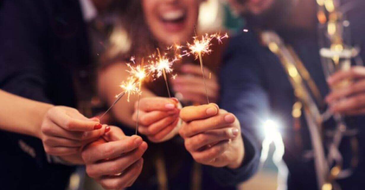 https://www.ogmar.com.mx/wp-content/uploads/2020/11/fiestas-fin-ano-2020-niohr-1-1232x640.jpeg